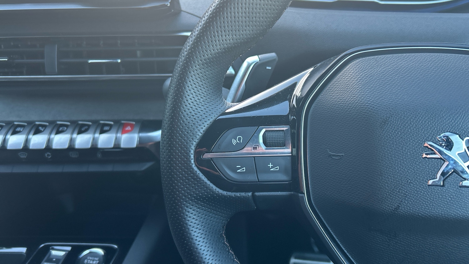 Used Peugeot 3008 2023 for sale - 76942817: Photo 24