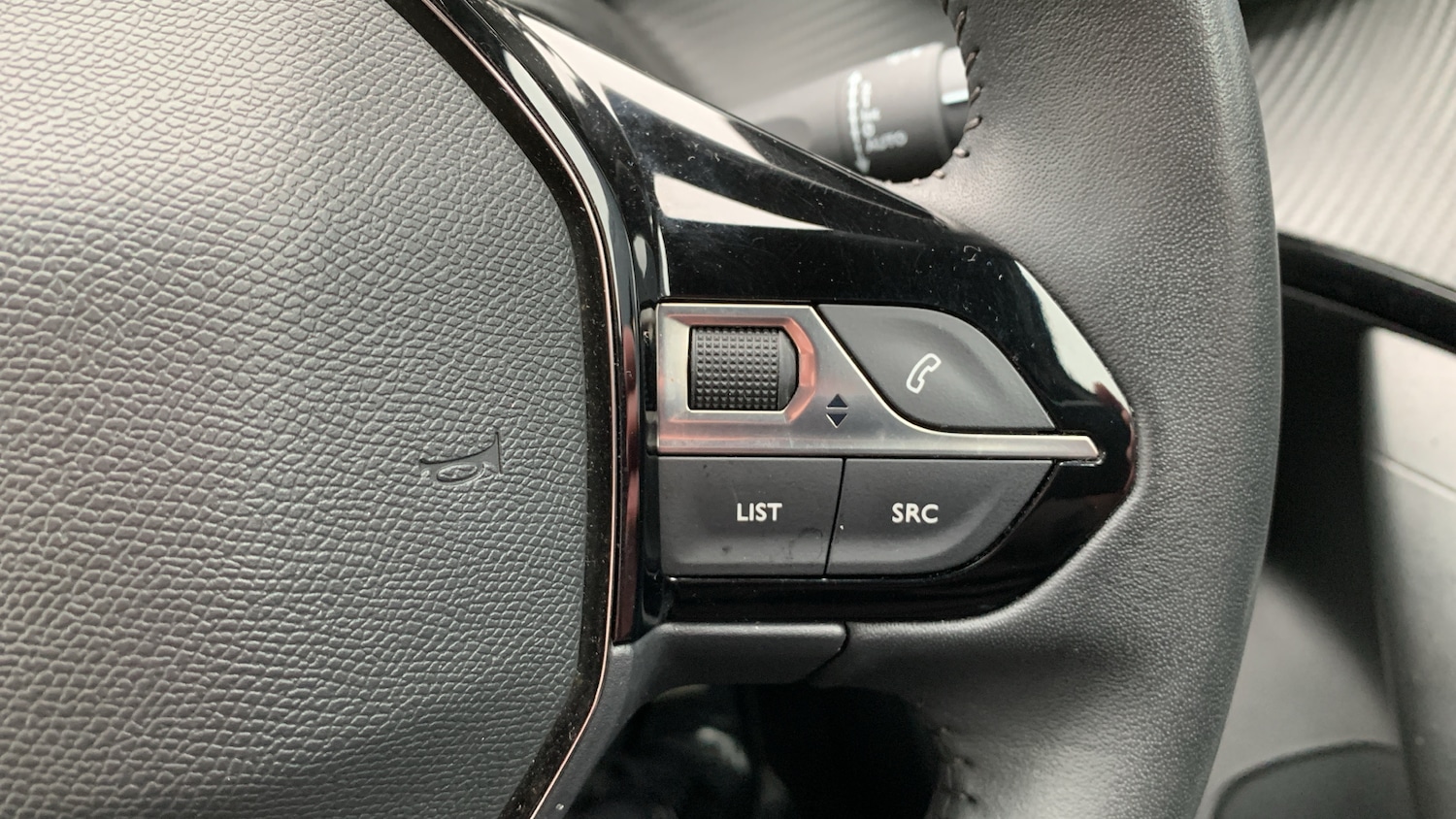 Used Peugeot 2008 2023 for sale - 76942819: Photo 25