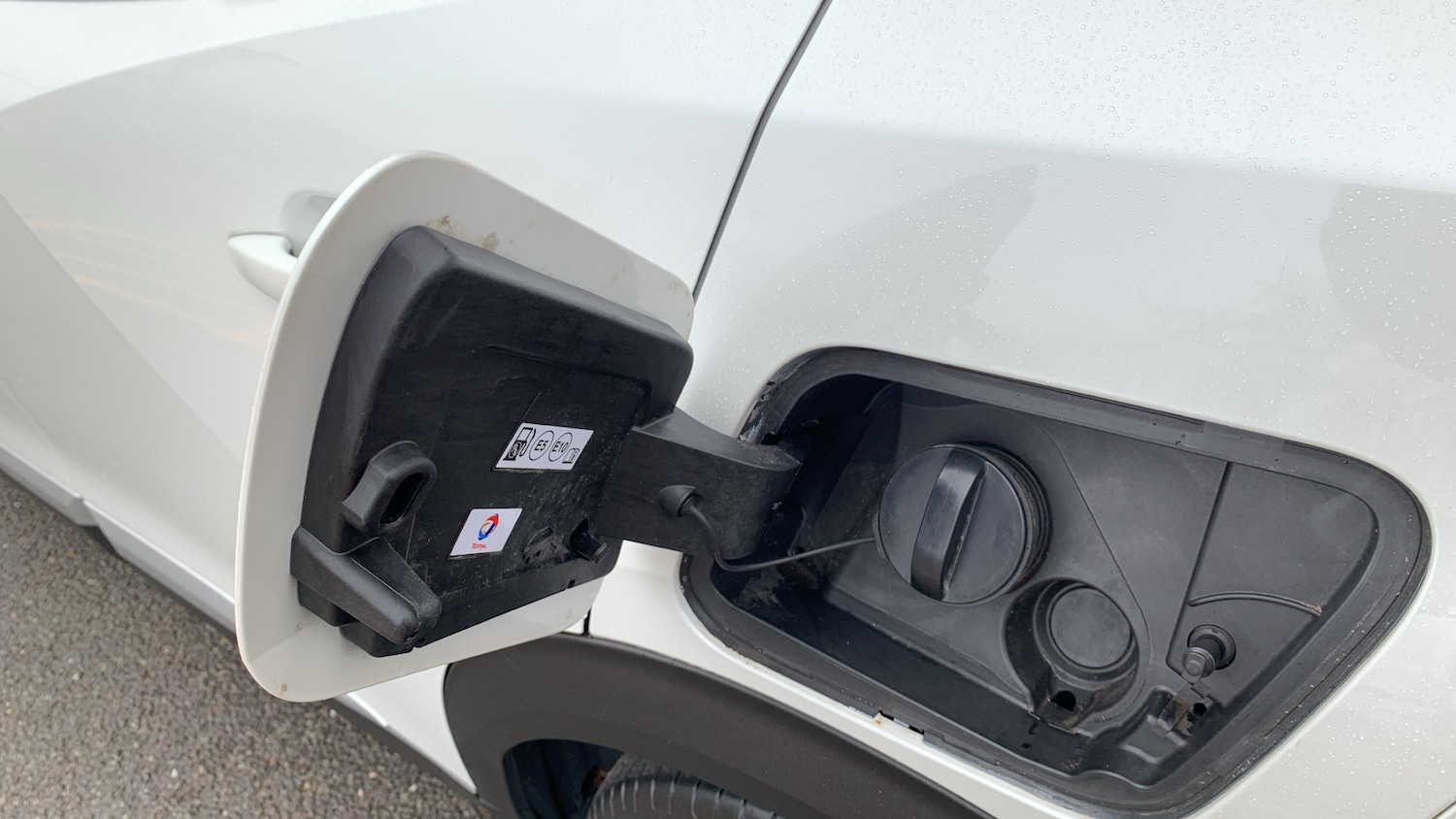 Used Peugeot 2008 2023 for sale - 76942819: Photo 30