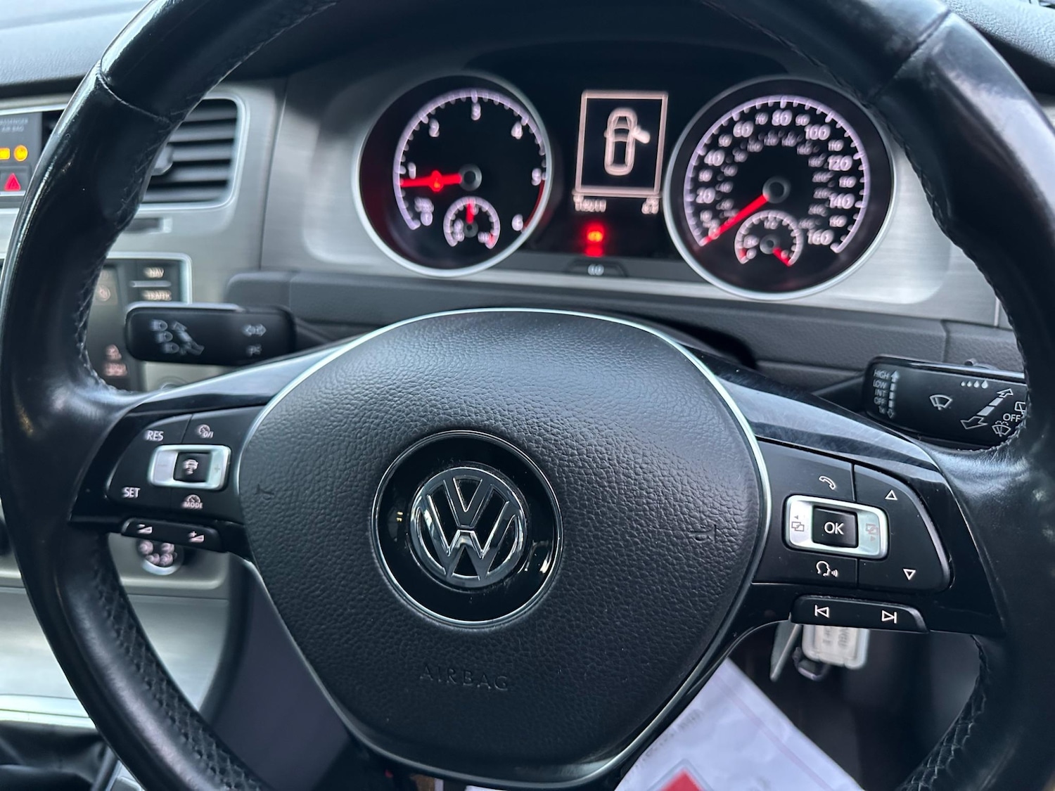 Used Volkswagen Golf 2017 for sale - 77143640: Photo 21