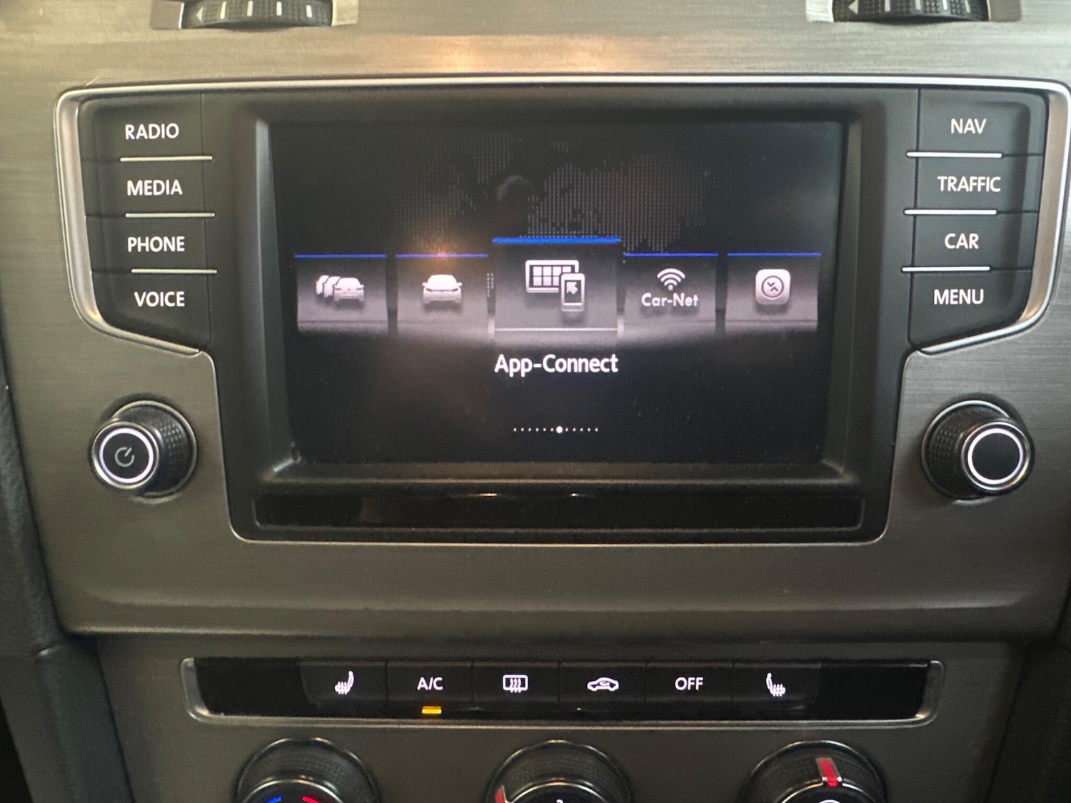 Used Volkswagen Golf 2017 for sale - 77143640: Photo 25