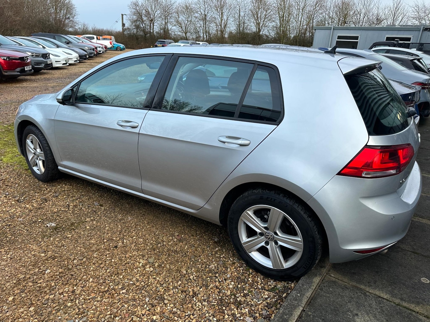 Used Volkswagen Golf 2017 for sale - 77143640: Photo 5