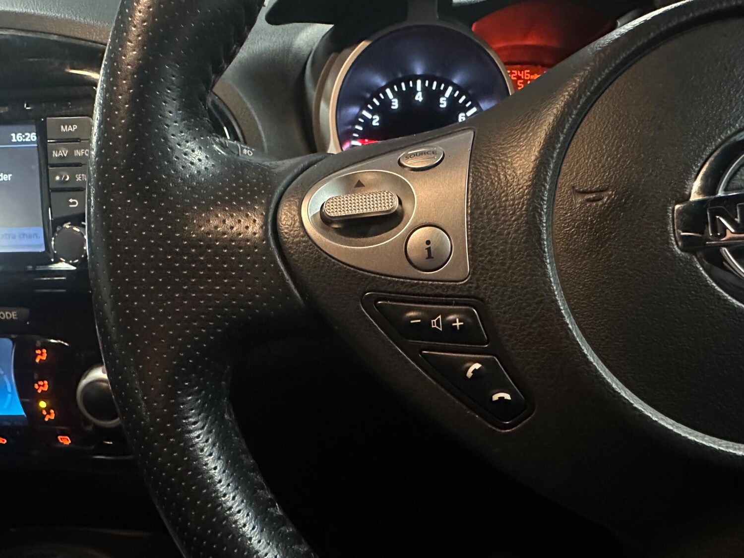 Used Nissan Juke 2017 for sale - 76591954: Photo 24