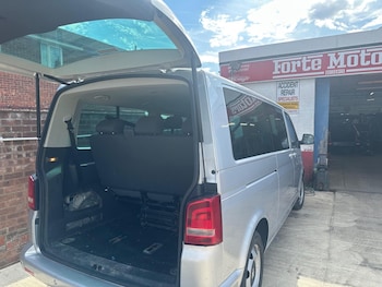 Used Volkswagen Transporter Shuttle 2010 for sale - 79532622: Photo