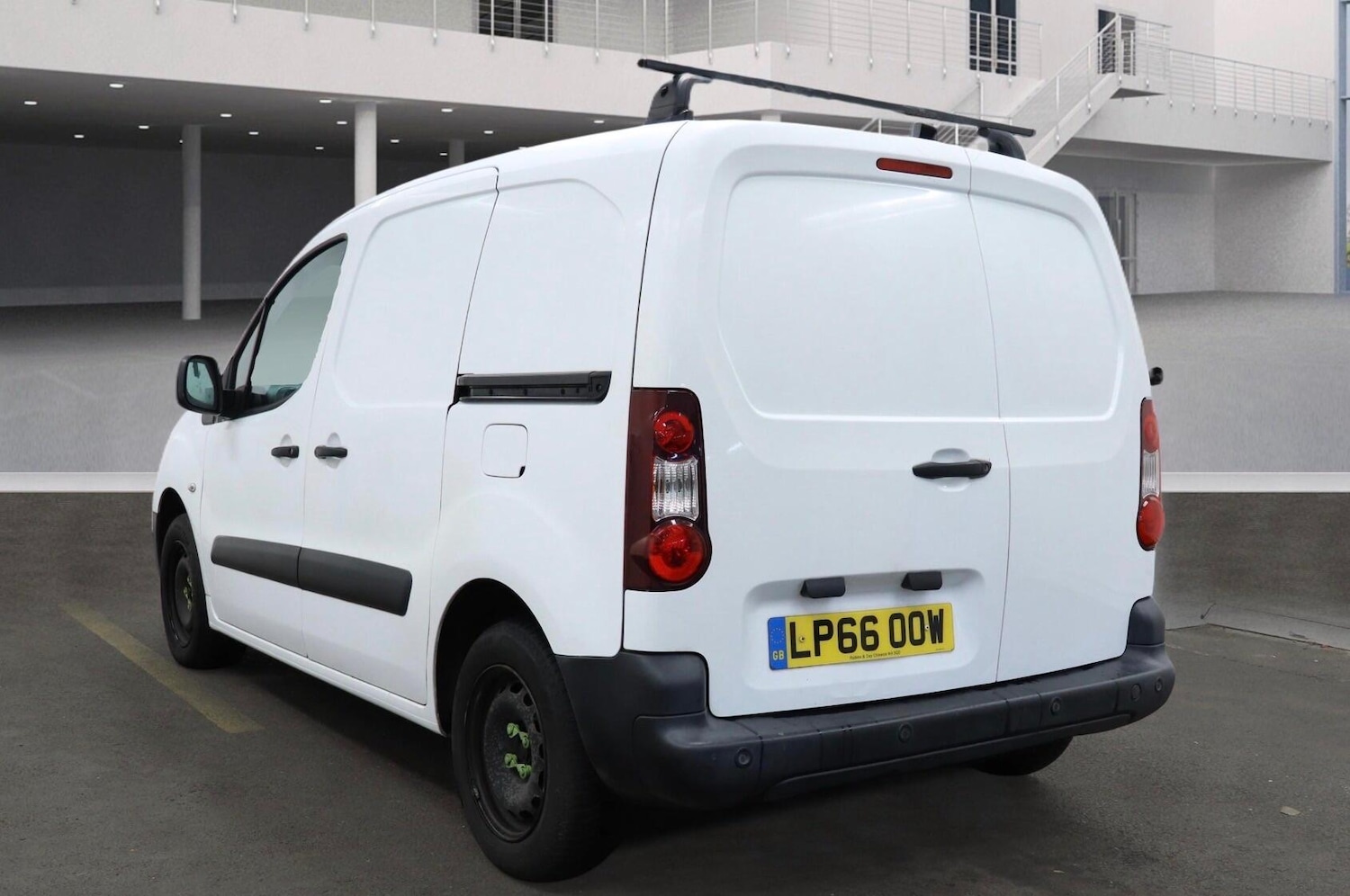 Used Peugeot Partner 2017 for sale - 77101649: Photo 3