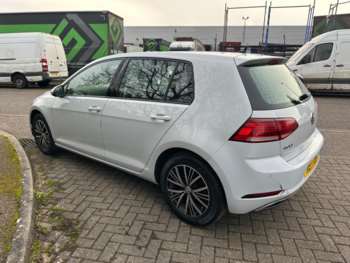 Used Volkswagen Golf 2017 for sale - 74599752: Photo