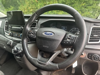 Used Ford Tourneo Custom 2018 for sale - 76059197: Photo