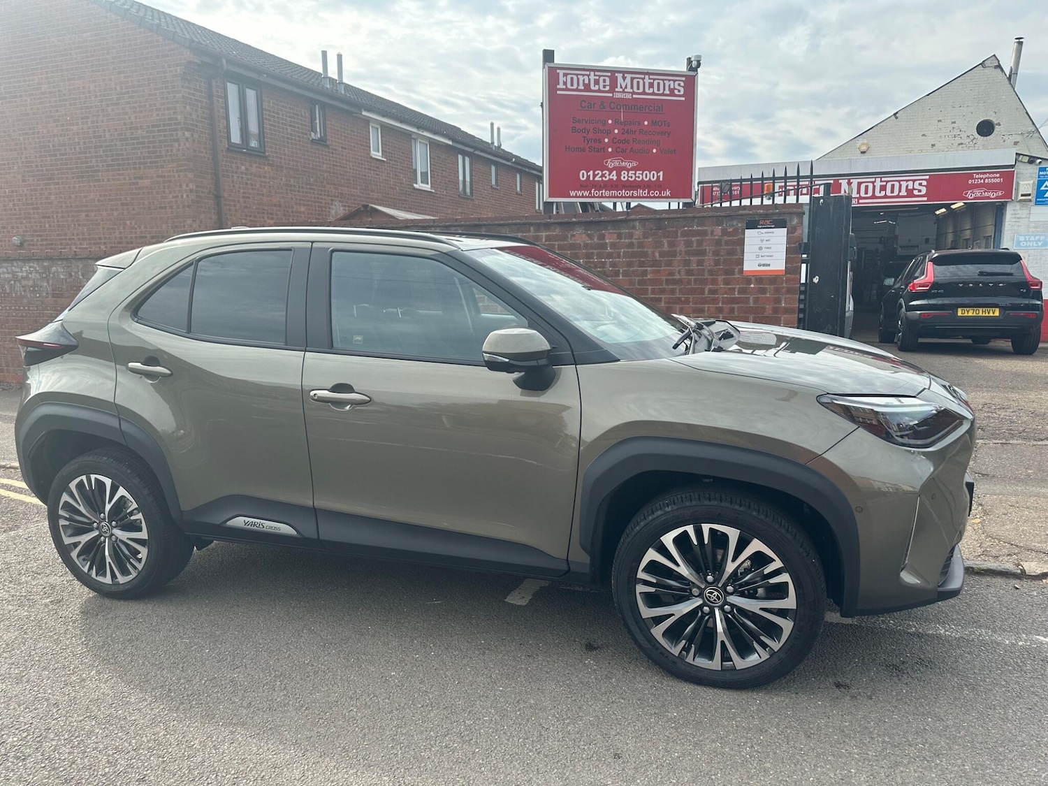 Used Toyota Yaris Cross 2025 for sale - 76484308: Photo 12