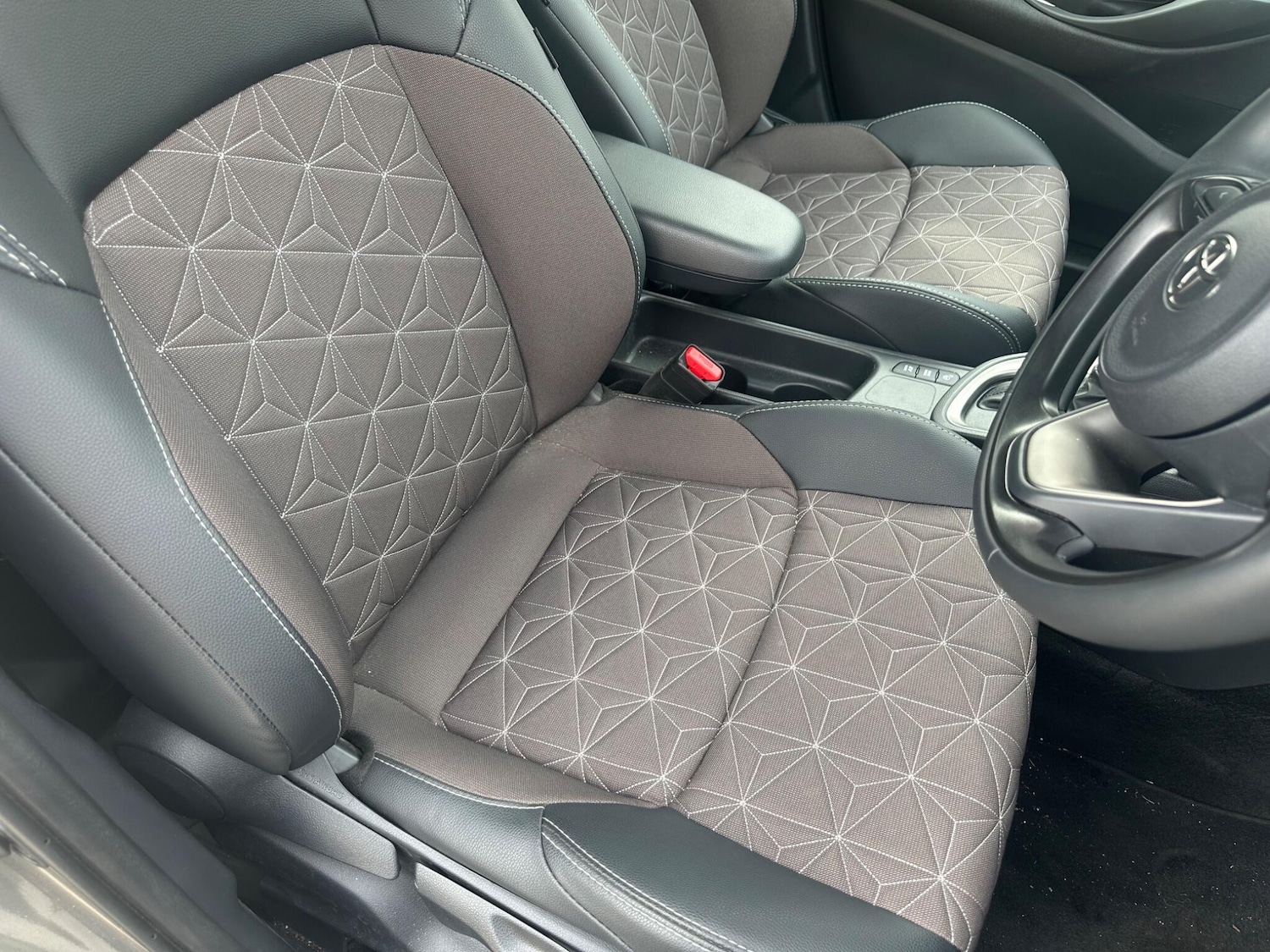 Used Toyota Yaris Cross 2025 for sale - 76484308: Photo 29