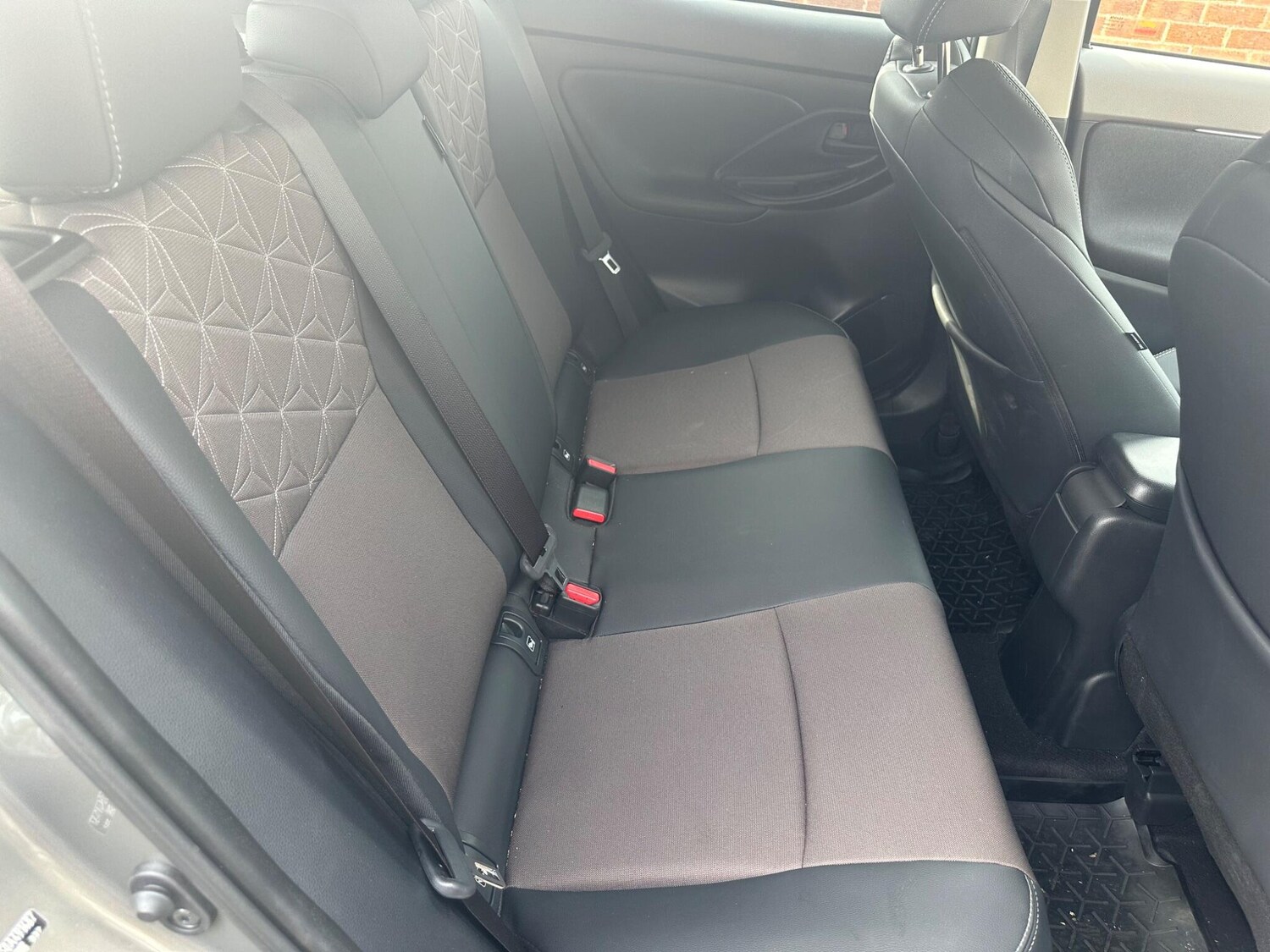 Used Toyota Yaris Cross 2025 for sale - 76484308: Photo 30