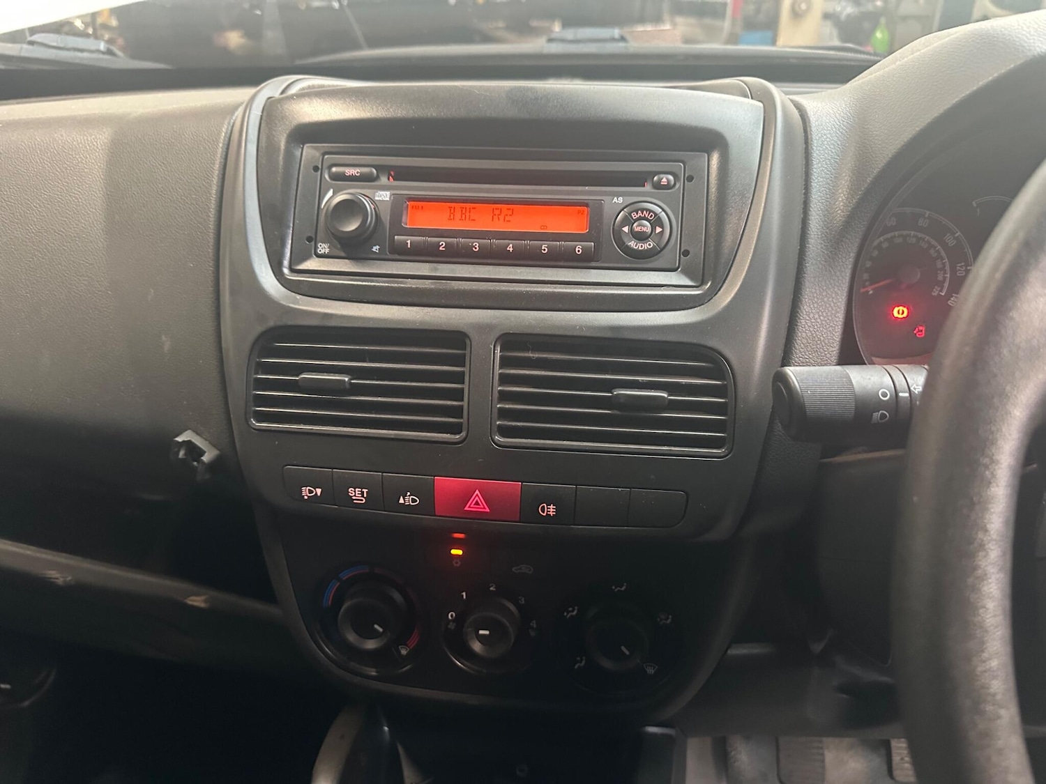 Used Vauxhall Combo 2016 for sale - 76512740: Photo 24