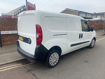Used Vauxhall Combo 2016 for sale - 76512740: Photo