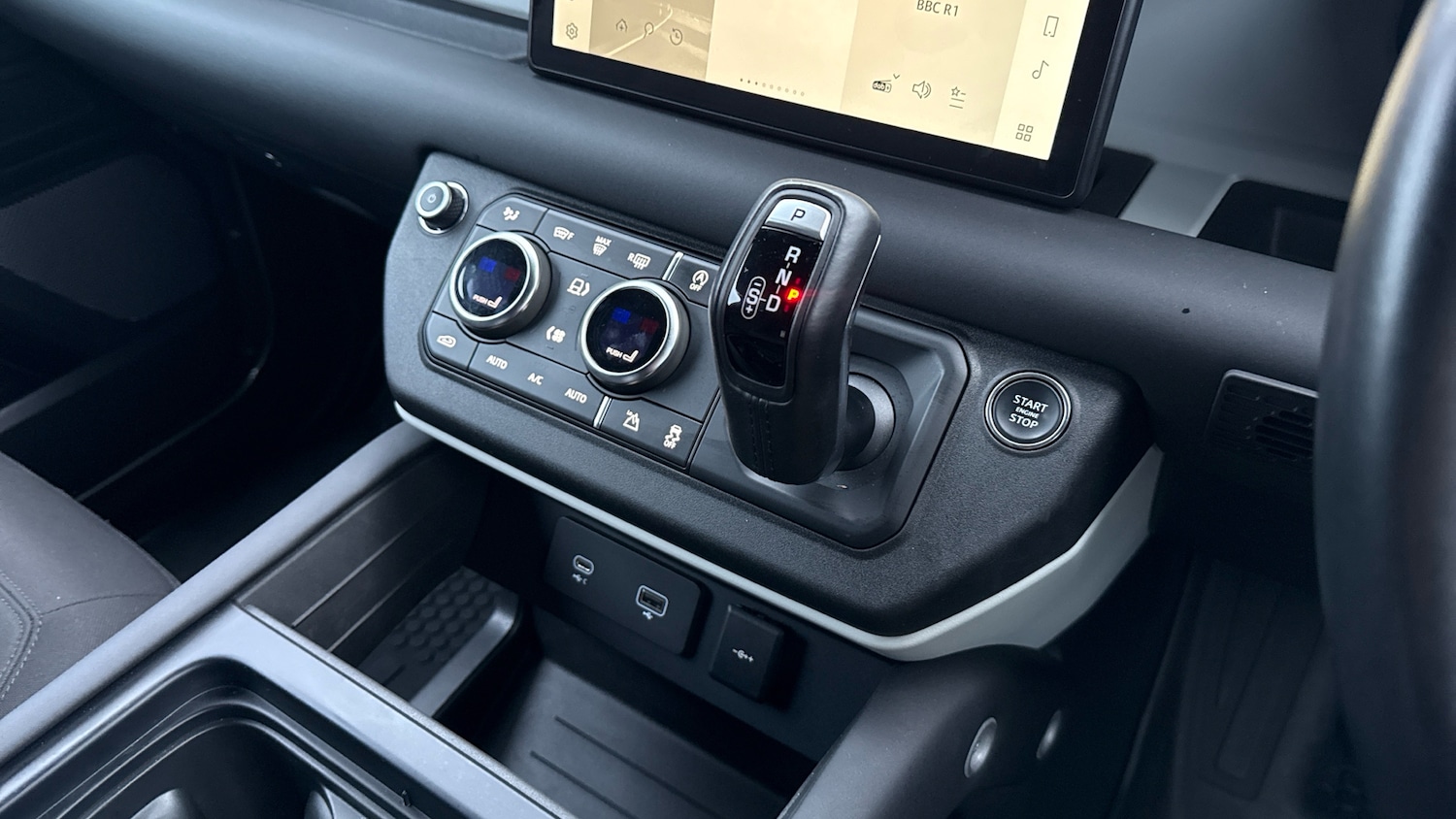 Used Land Rover Defender 2024 for sale - 77210932: Photo 13