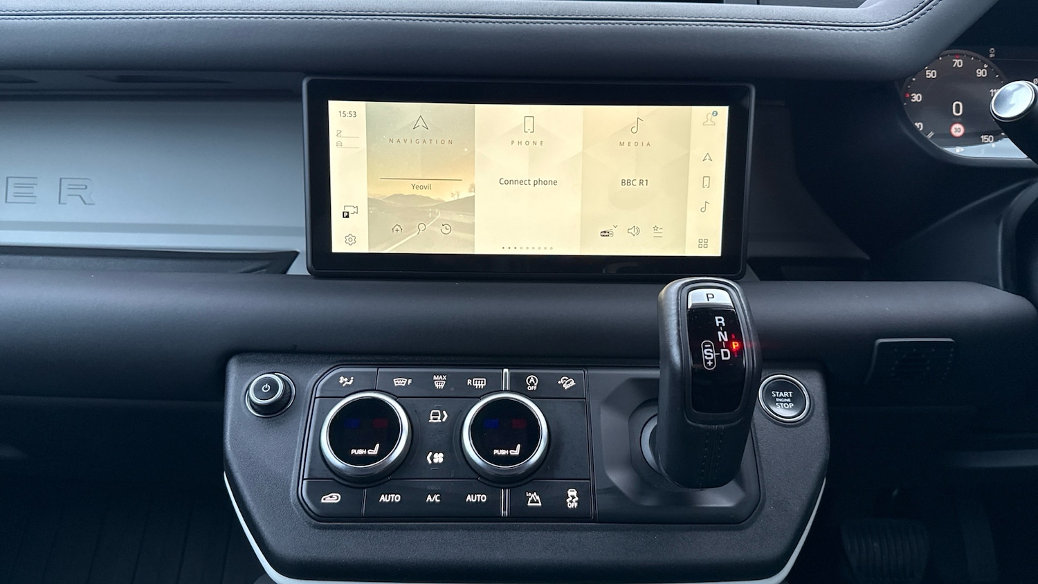 Used Land Rover Defender 2024 for sale - 77210932: Photo 14