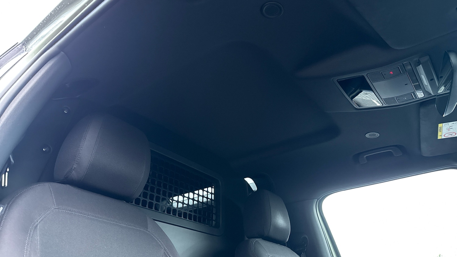 Used Land Rover Defender 2024 for sale - 77210932: Photo 21