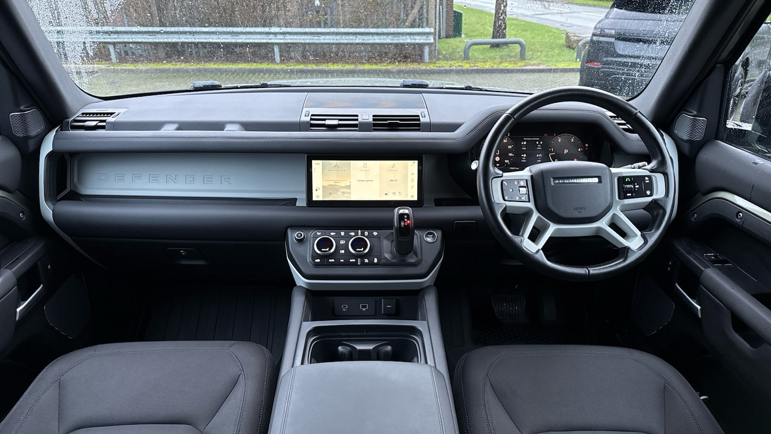 Used Land Rover Defender 2024 for sale - 77210932: Photo 9