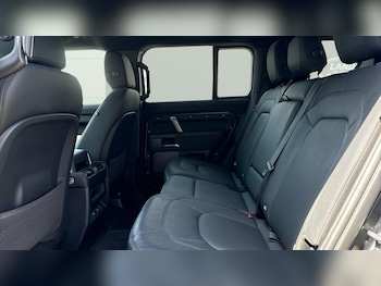 Used Land Rover Defender 2024 for sale - 79352884: Photo