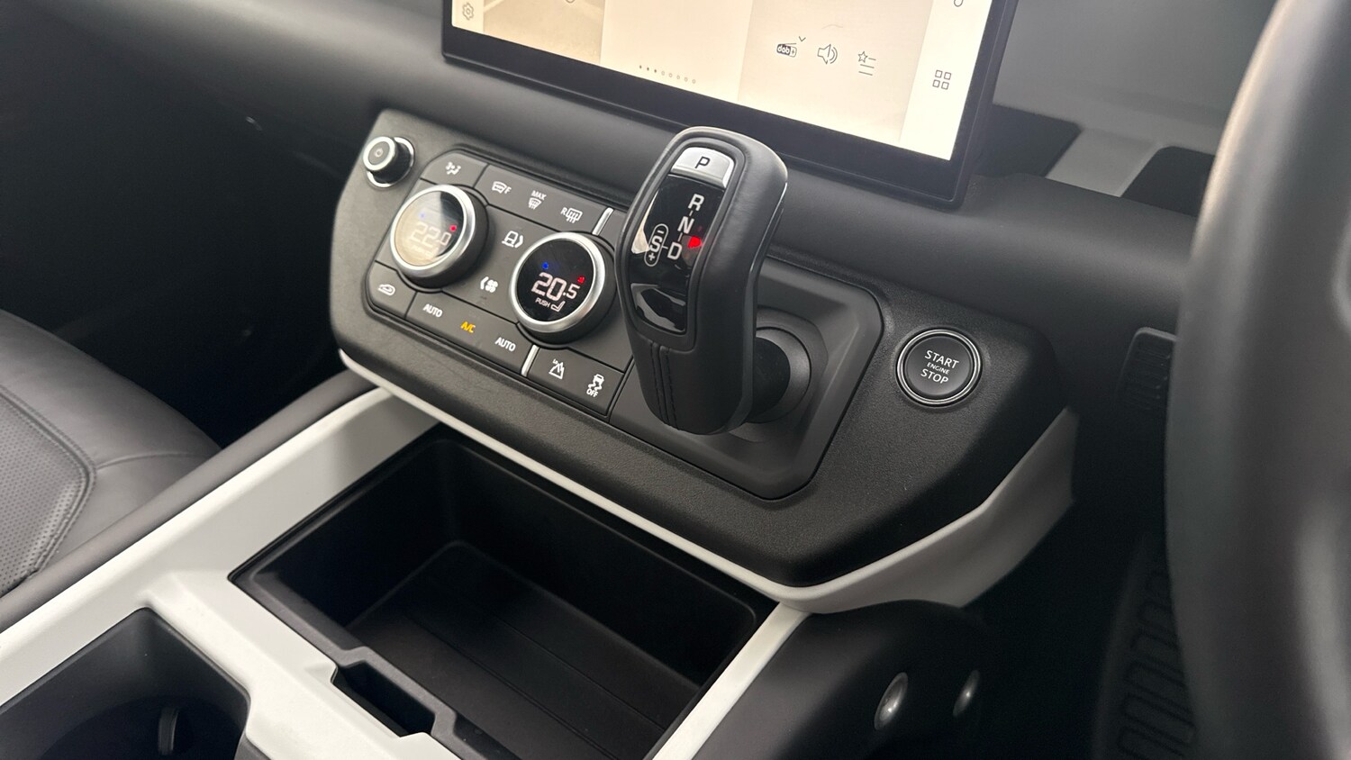 Used Land Rover Defender 2025 for sale - 76763104: Photo 13