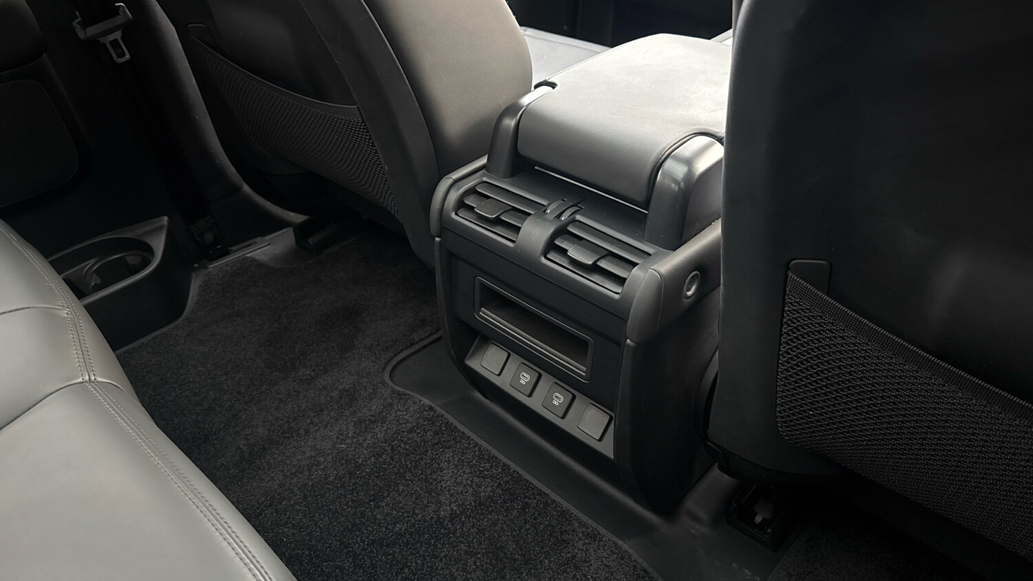 Used Land Rover Defender 2025 for sale - 76763104: Photo 18