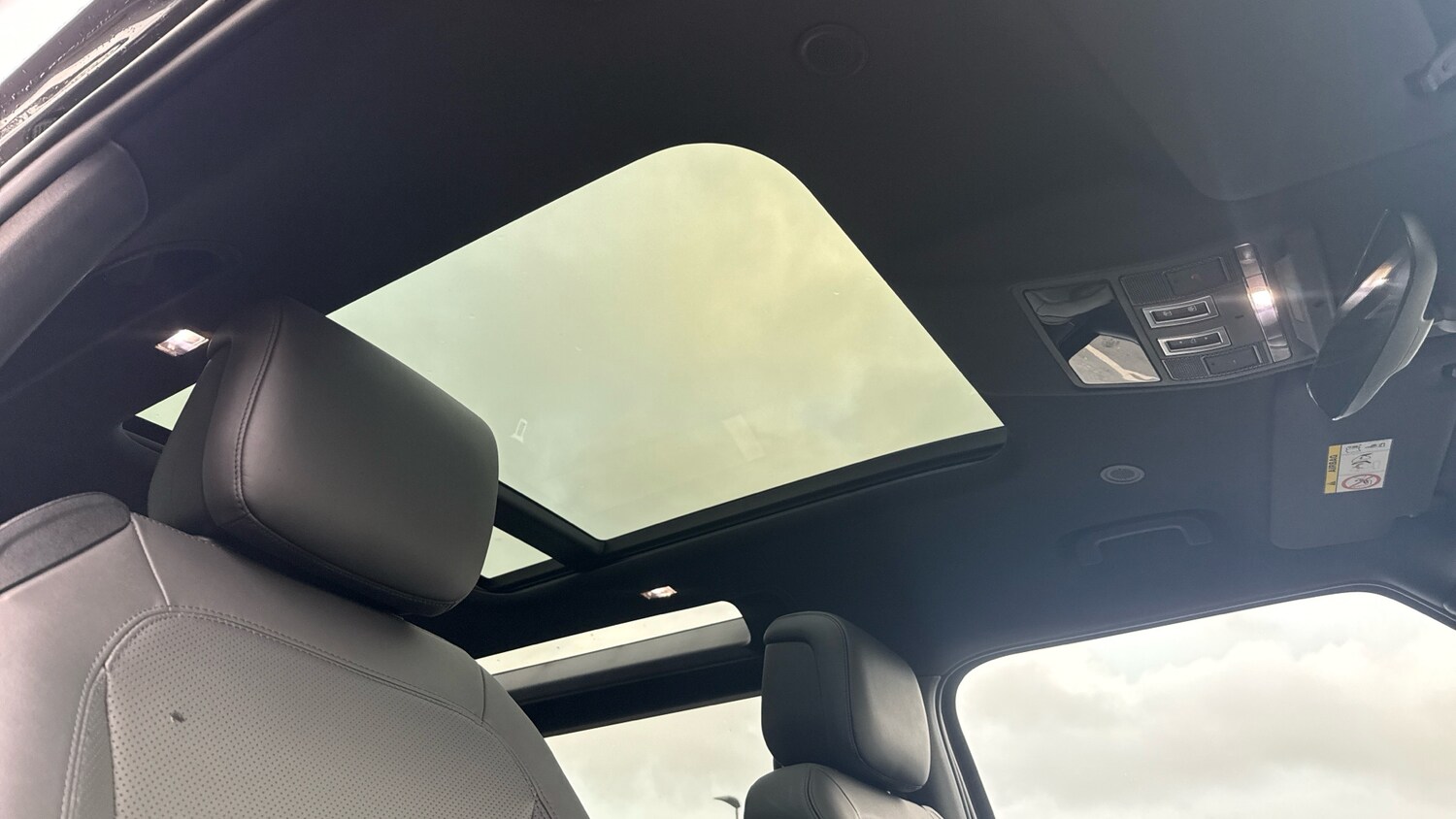 Used Land Rover Defender 2025 for sale - 76763104: Photo 21