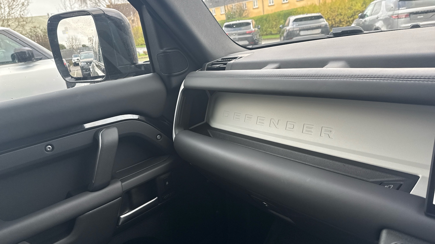 Used Land Rover Defender 2025 for sale - 76763104: Photo 26