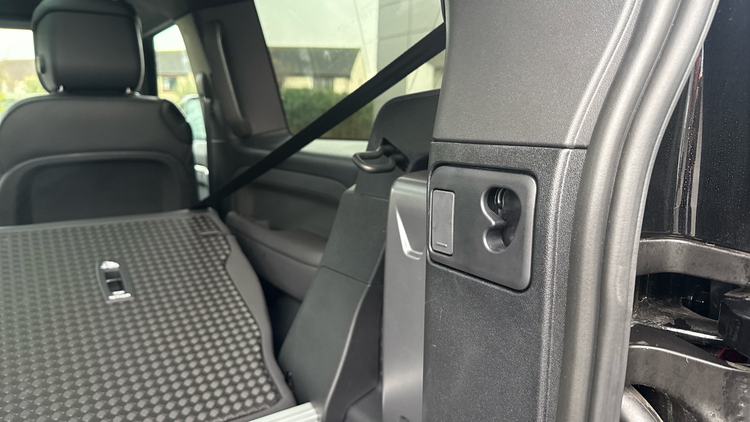 Used Land Rover Defender 2025 for sale - 76763104: Photo 28