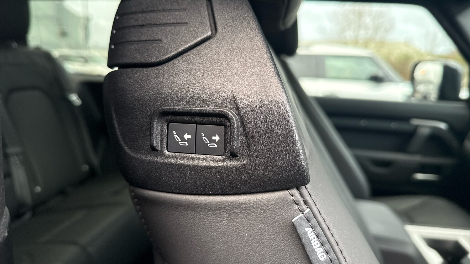 Used Land Rover Defender 2025 for sale - 76763104: Photo 37