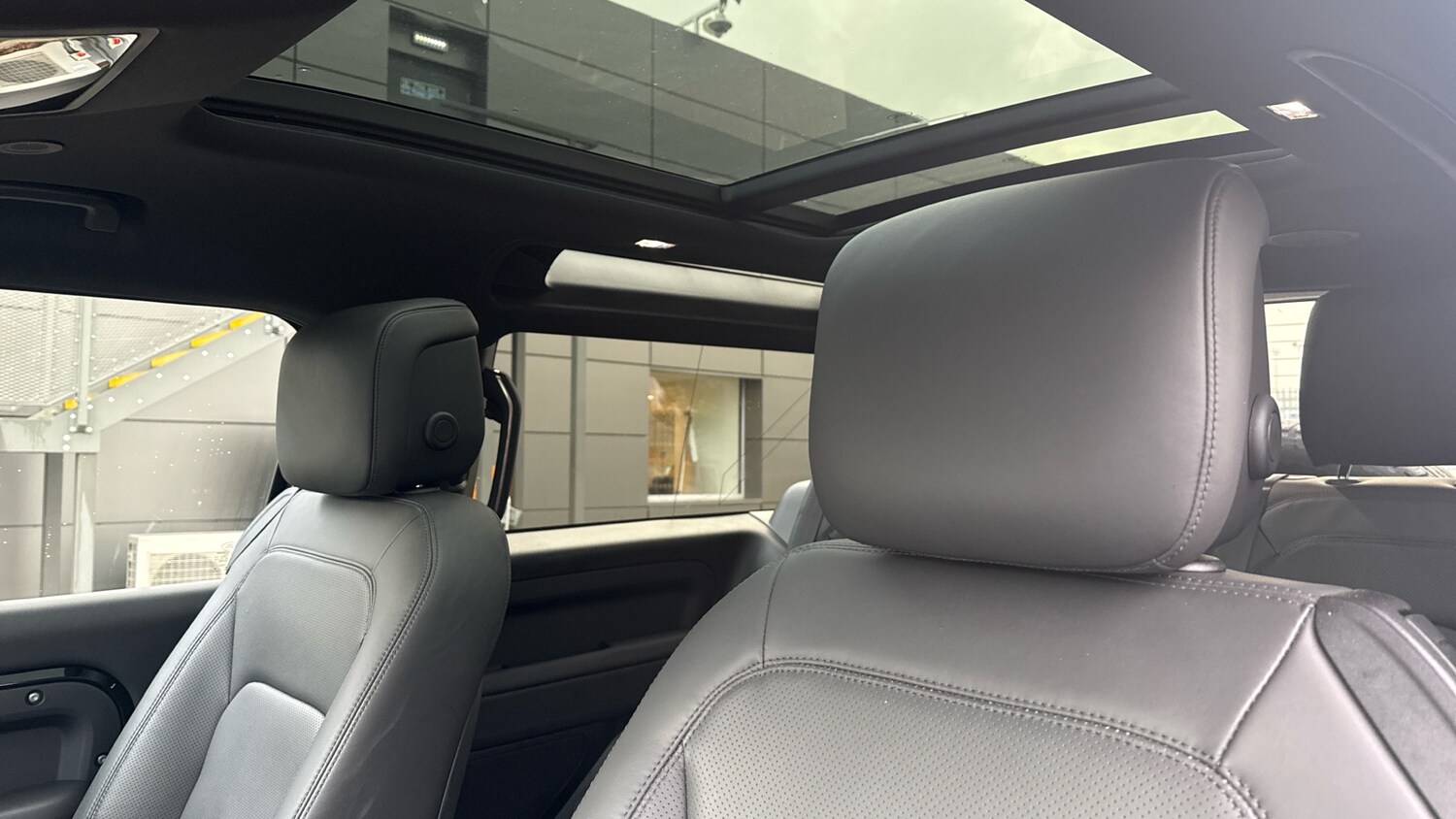 Used Land Rover Defender 2025 for sale - 76763104: Photo 43