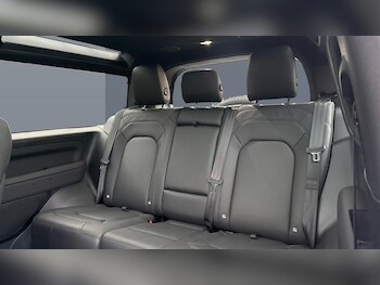 Used Land Rover Defender 2025 for sale - 76763104: Photo