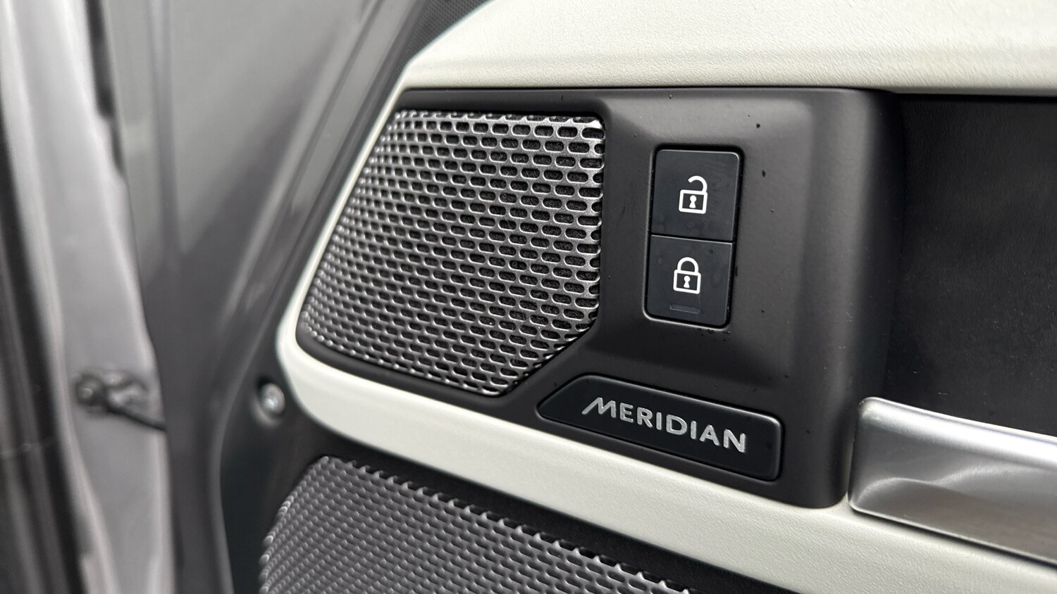 Used Land Rover Defender 2023 for sale - 77493172: Photo 30