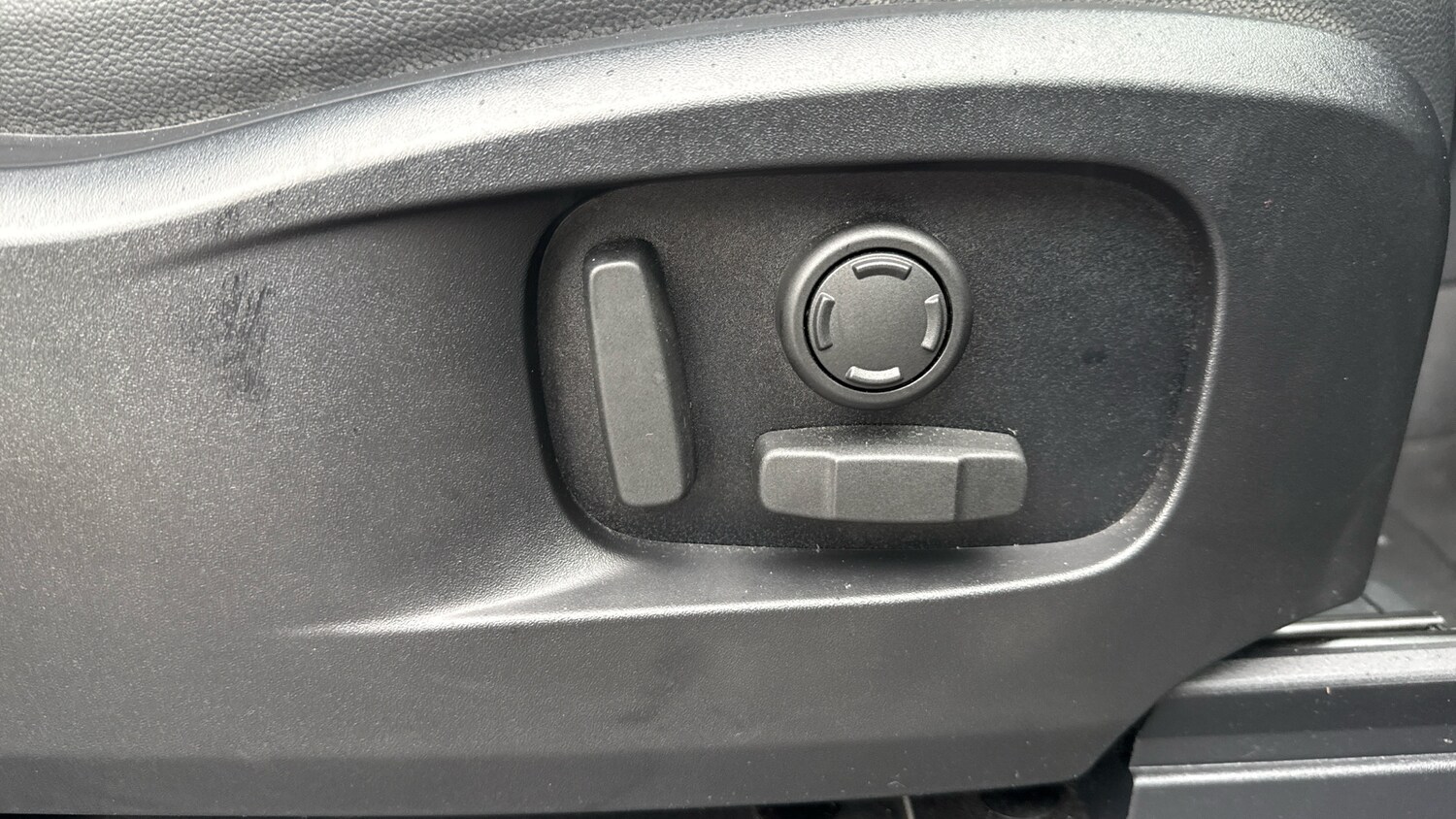 Used Land Rover Defender 2023 for sale - 77493172: Photo 31