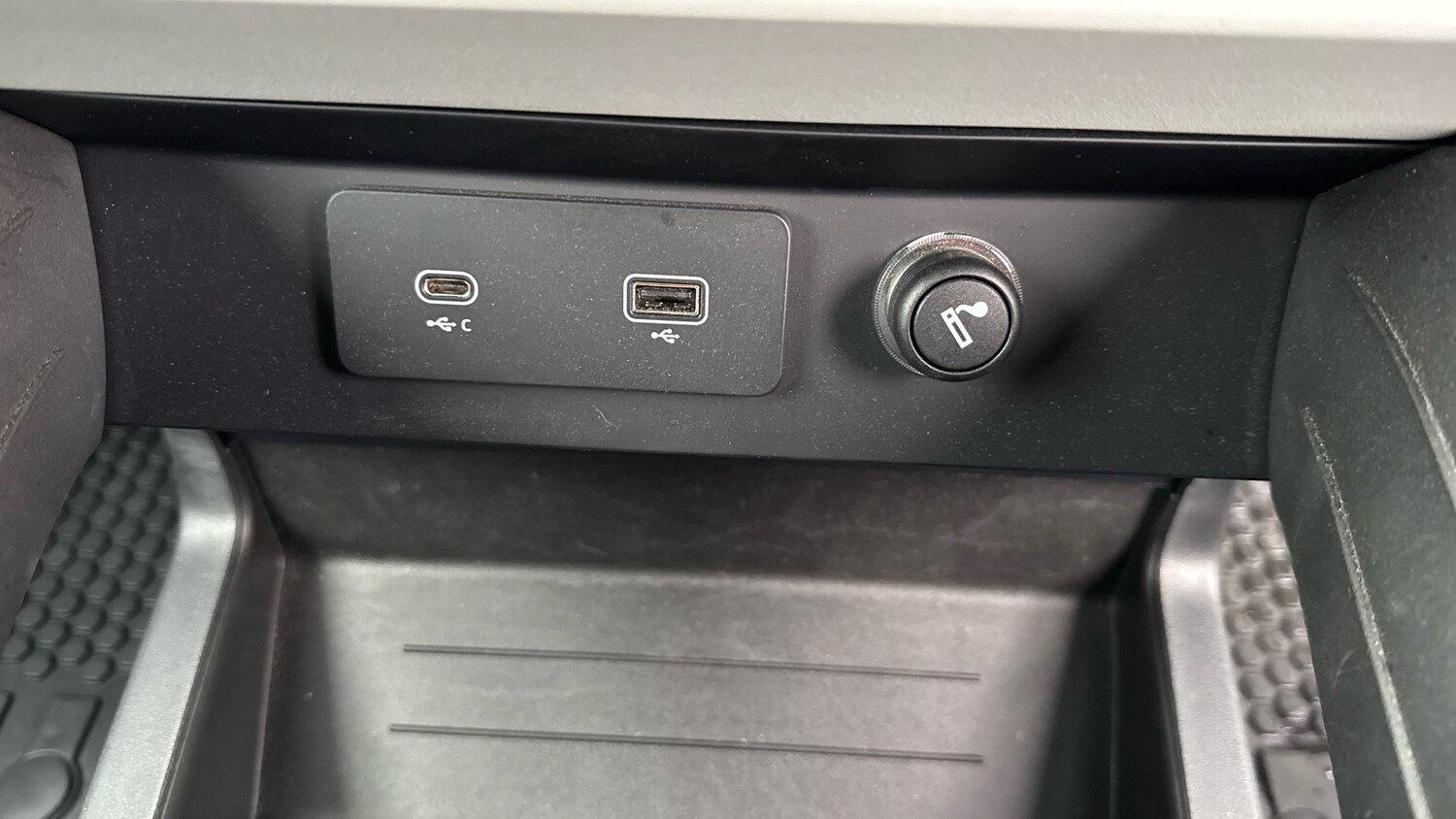 Used Land Rover Defender 2023 for sale - 77493172: Photo 33