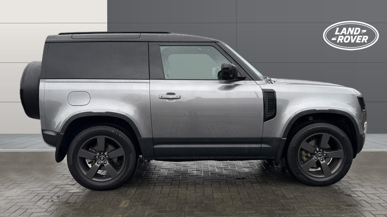 Used Land Rover Defender 2023 for sale - 77493172: Photo 5