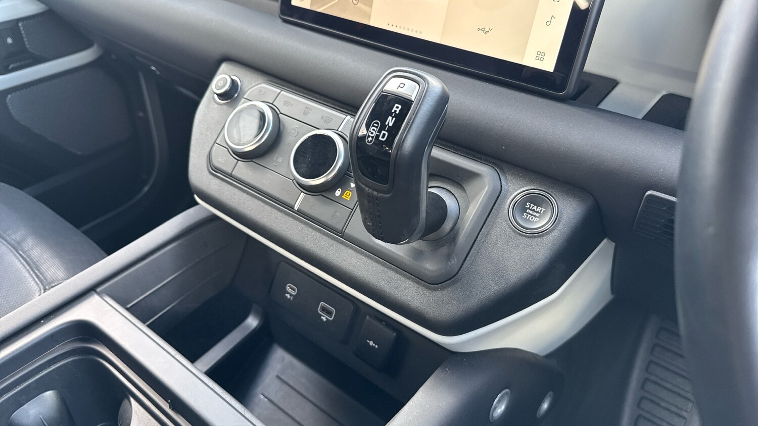 Used Land Rover Defender 2024 for sale - 77845167: Photo 13