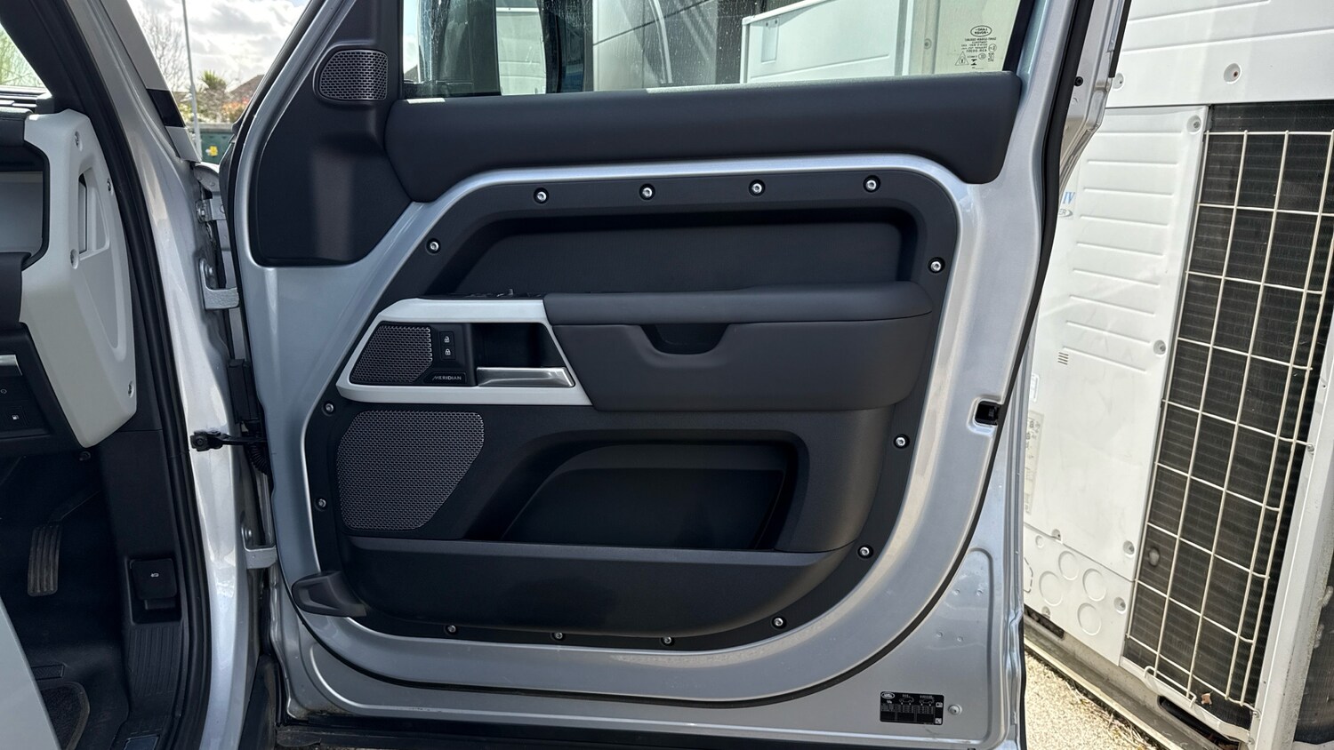 Used Land Rover Defender 2024 for sale - 77845167: Photo 29