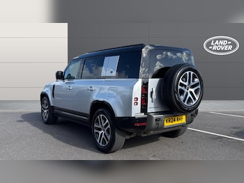 Used Land Rover Defender 2024 for sale - 77845167: Photo