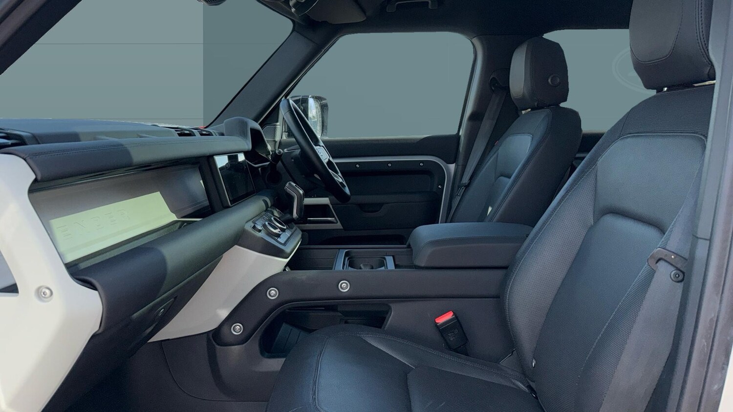 Used Land Rover Defender 2024 for sale - 77845167: Photo 3