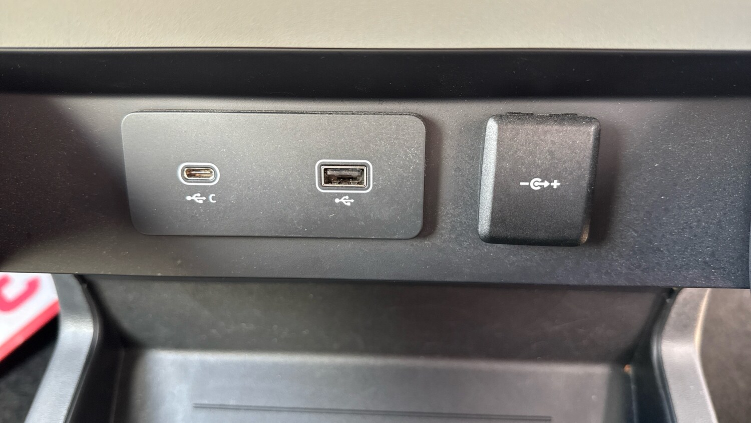 Used Land Rover Defender 2024 for sale - 77845167: Photo 32