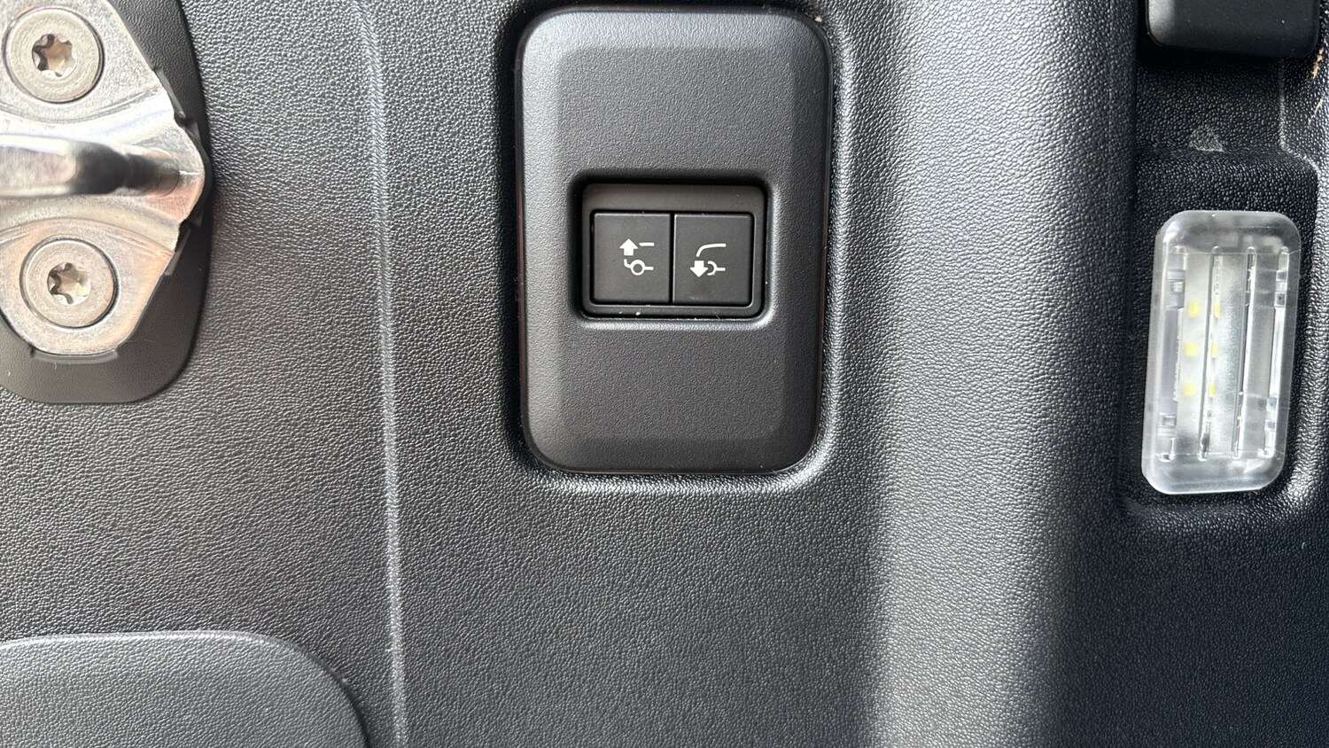 Used Land Rover Defender 2024 for sale - 77845167: Photo 38