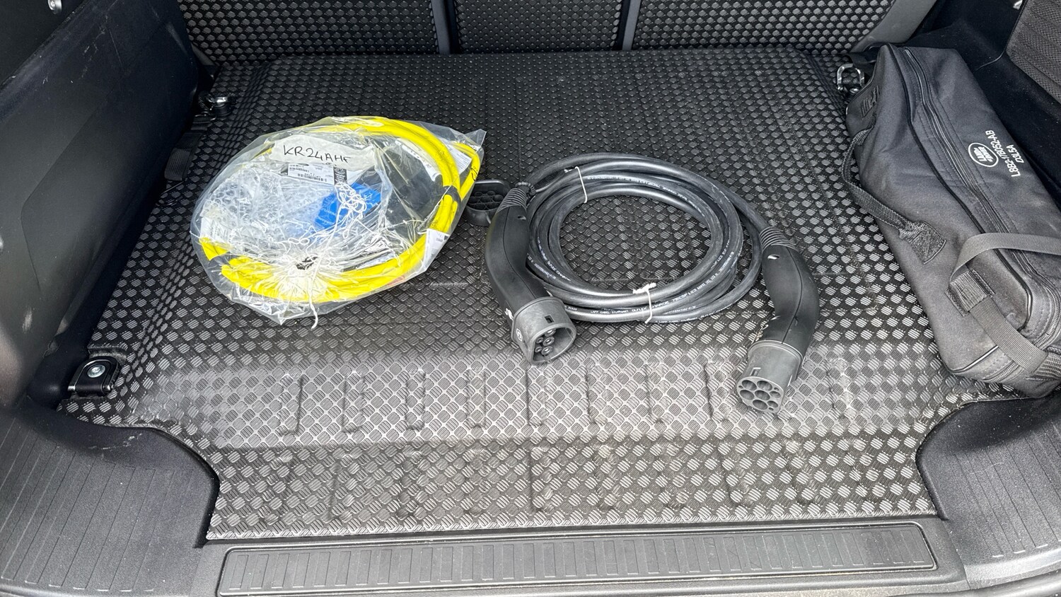 Used Land Rover Defender 2024 for sale - 77845167: Photo 39