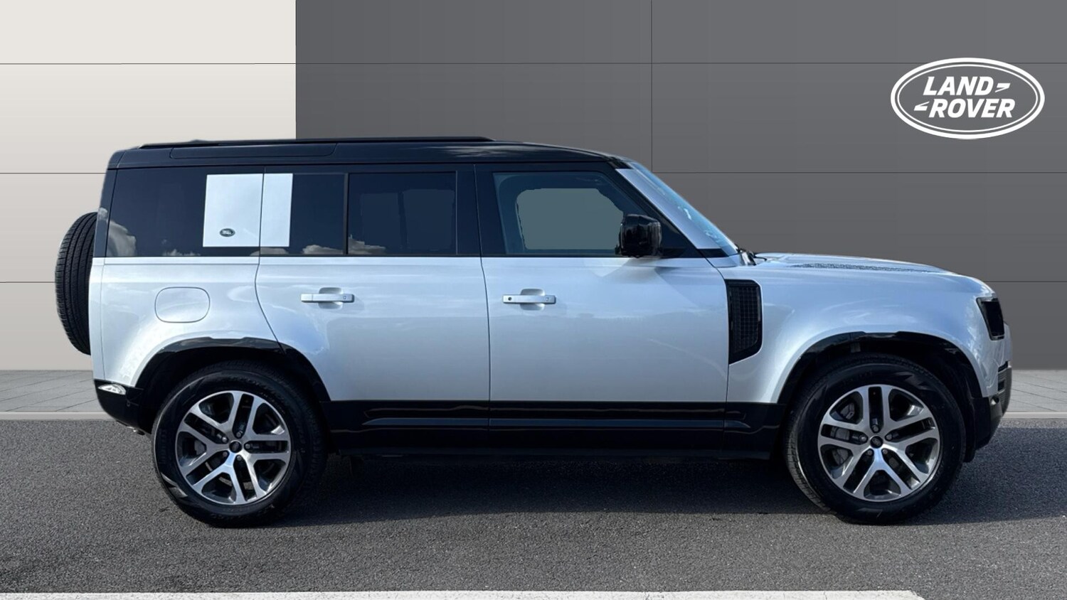 Used Land Rover Defender 2024 for sale - 77845167: Photo 5