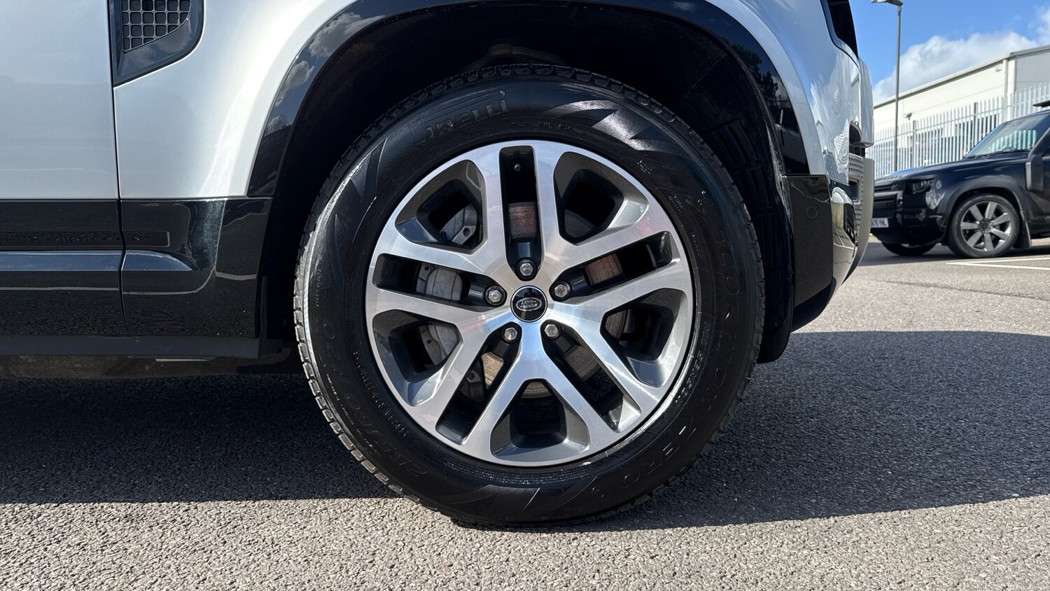 Used Land Rover Defender 2024 for sale - 77845167: Photo 8