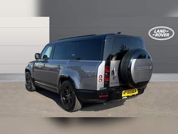 Used Land Rover Defender 2023 for sale - 79501042: Photo