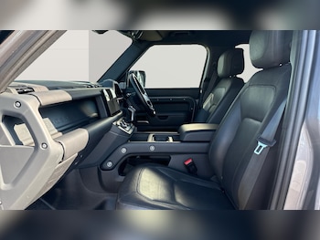 Used Land Rover Defender 2023 for sale - 79501042: Photo