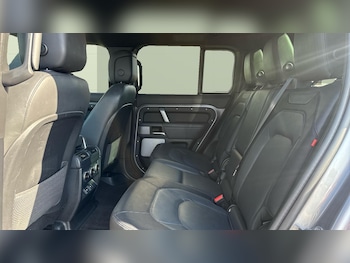 Used Land Rover Defender 2023 for sale - 79501042: Photo
