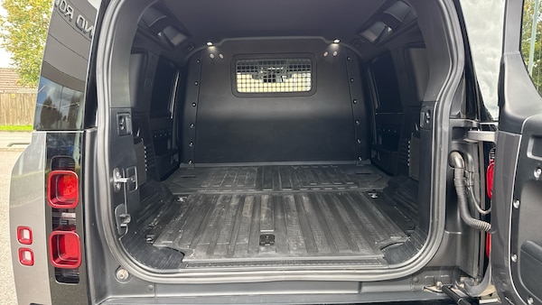 Used Land Rover Defender 2022 for sale - 76127101: Photo 10