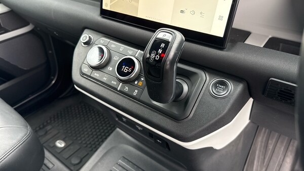 Used Land Rover Defender 2022 for sale - 76127101: Photo 13