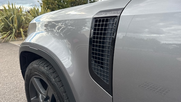 Used Land Rover Defender 2022 for sale - 76127101: Photo 20