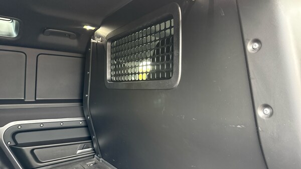 Used Land Rover Defender 2022 for sale - 76127101: Photo 39