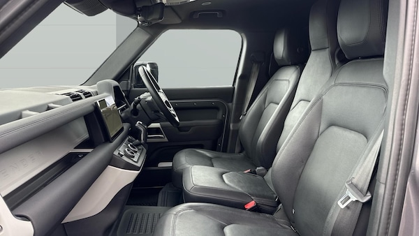 Used Land Rover Defender 2022 for sale - 76127101: Photo 3